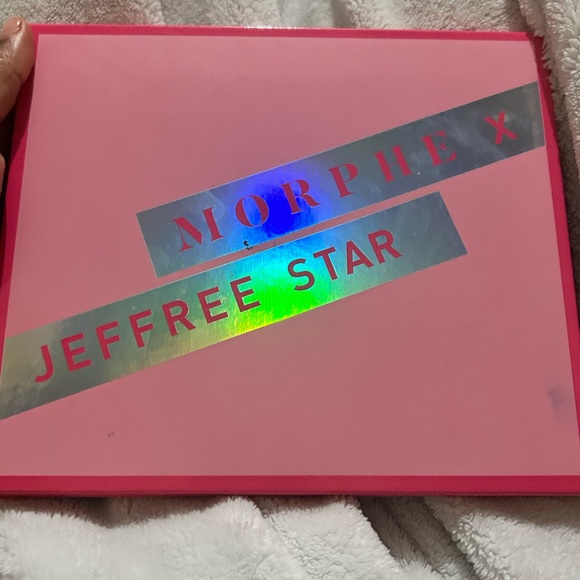 THE JEFFREE STAR ARTISTRY PALETTE - Picture 4 of 4